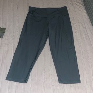 Kinesis Cropped green leggings